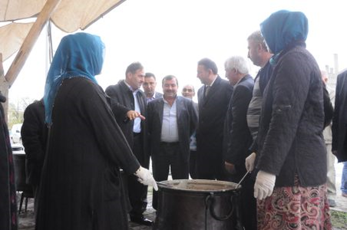 Kartepe\'de Kurs Yararına Kermes
