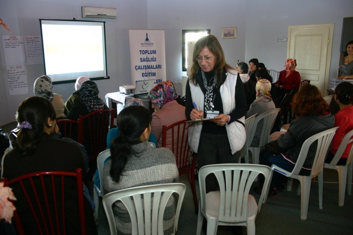 Kemalpaşa\'da Kadın Sağlığı Semineri Düzenlendi