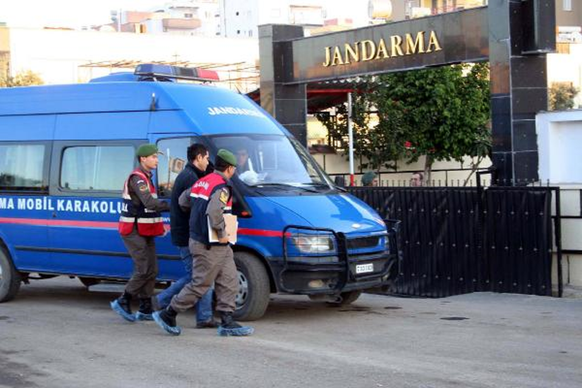 Mersin\'de Uyuşturucu Operasyonu: 36 Gözaltı