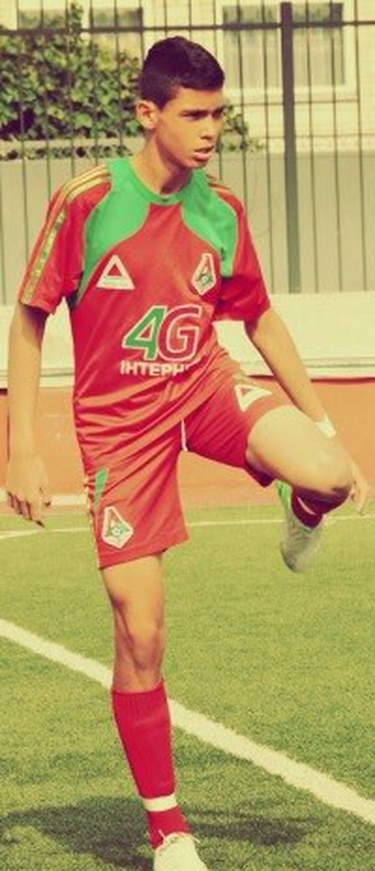 Milli Futbolcu Bahadır, Ukrayna\'da 4\'üncü Kez Yılın Futbolcusu Seçildi