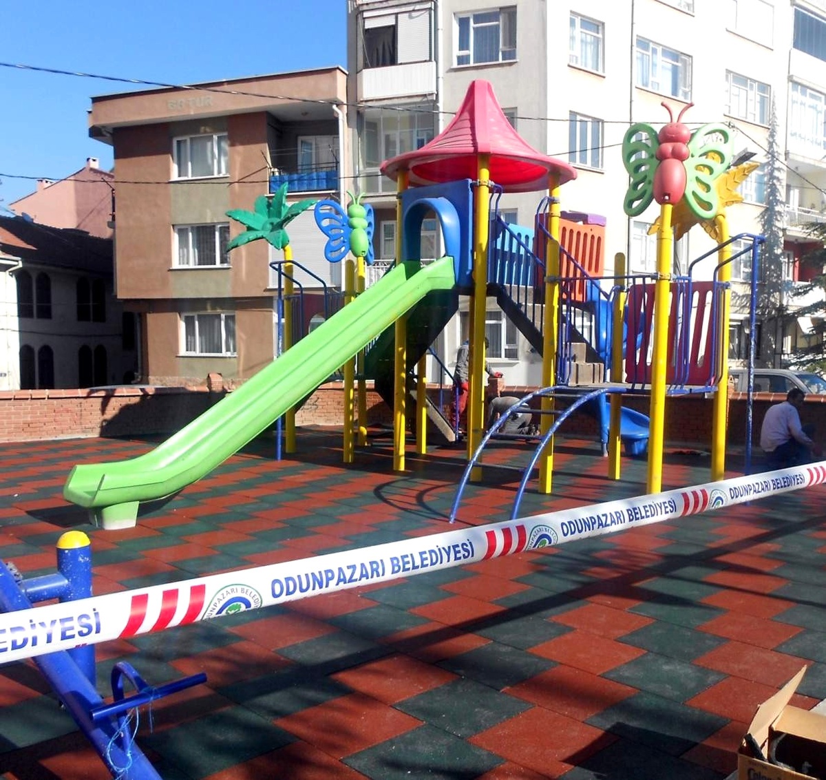 Odunpazarı Belediyesi Parklara Kauçuk Kaplama Döşüyor
