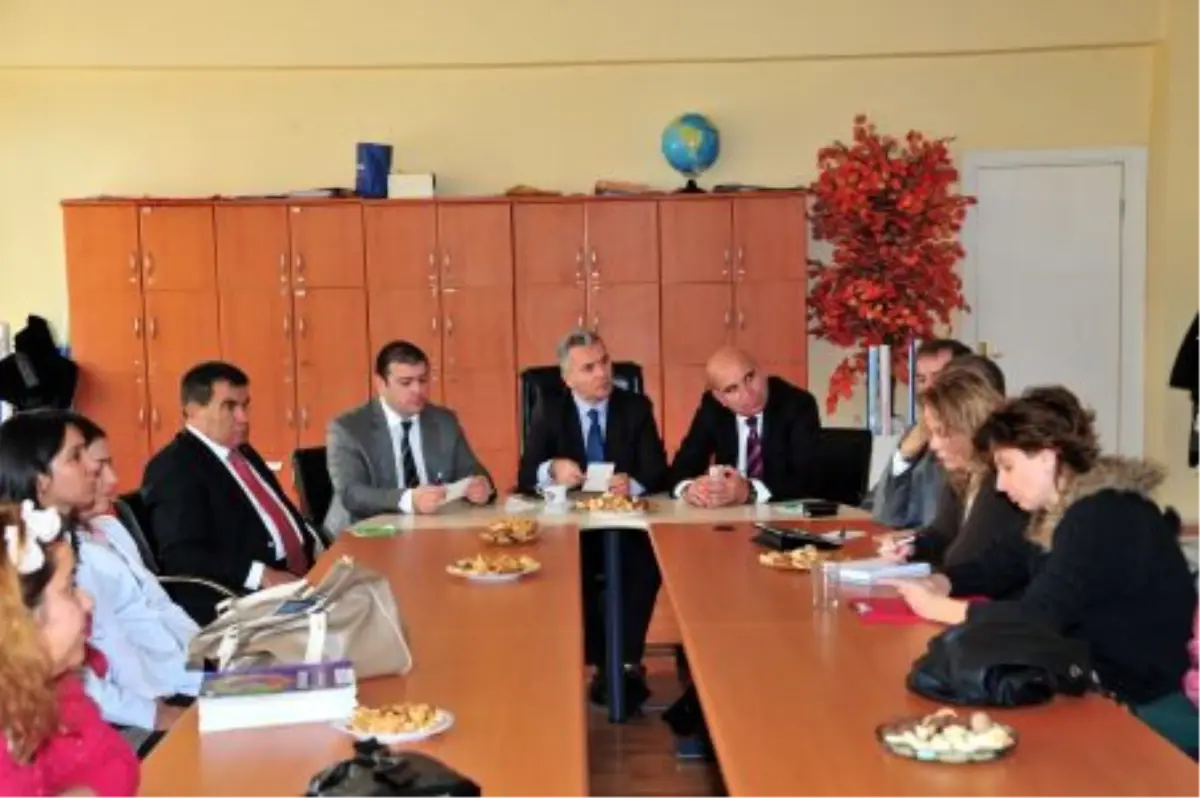 Okullara Destek Olmaya Devam