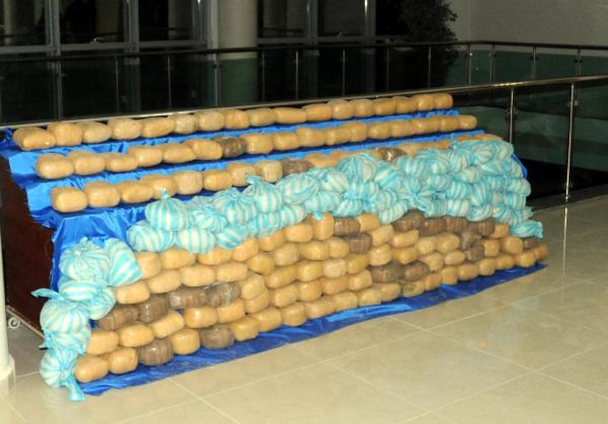 Polisin Kovaladığı Araçtan 187 Kilo Esrar Çıktı