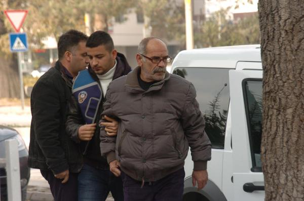 Sahte Kimlikle Arsa Satan Dolandırıcılar Yakalandı