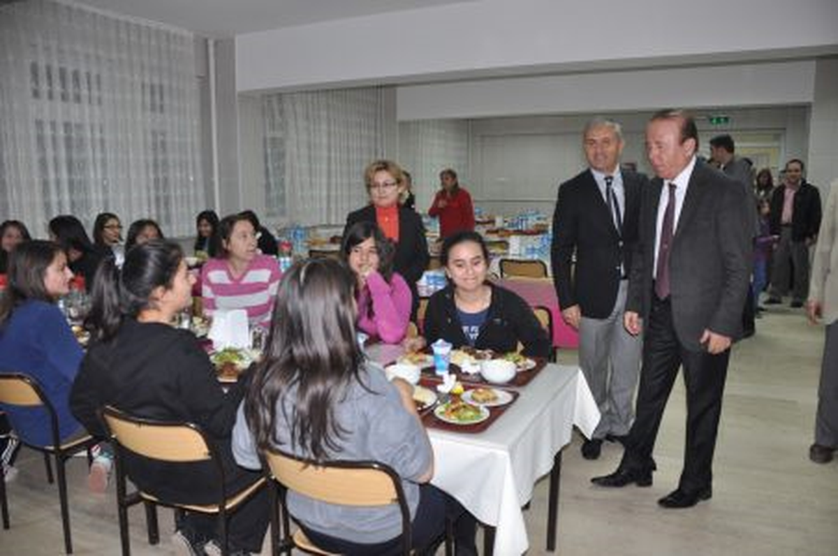 Vali Oğuz Öğretmen Adaylarıyla Buluştu