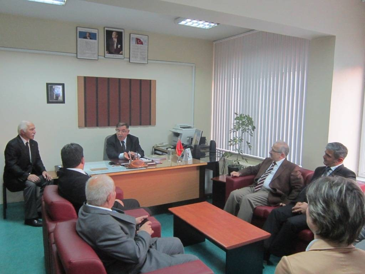 Vali Yılmaz\'dan Eğitim Yuvalarına Ziyaret