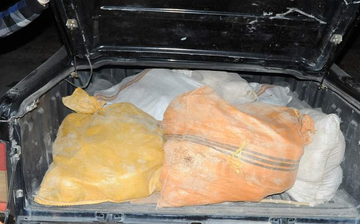 Van\'da 187 Kilo 443 Gram Esrar Ele Geçirildi