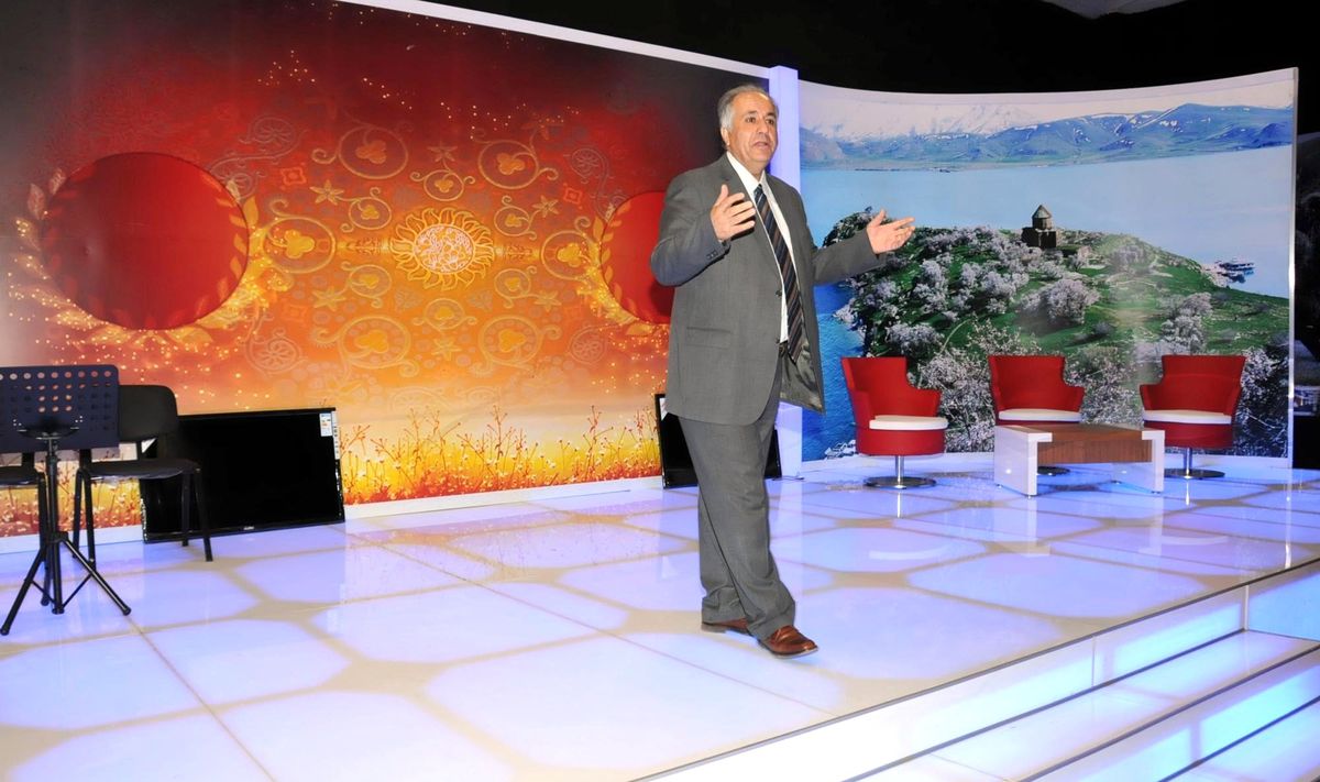 Van Tv\'de Tanıtım Toplantısı