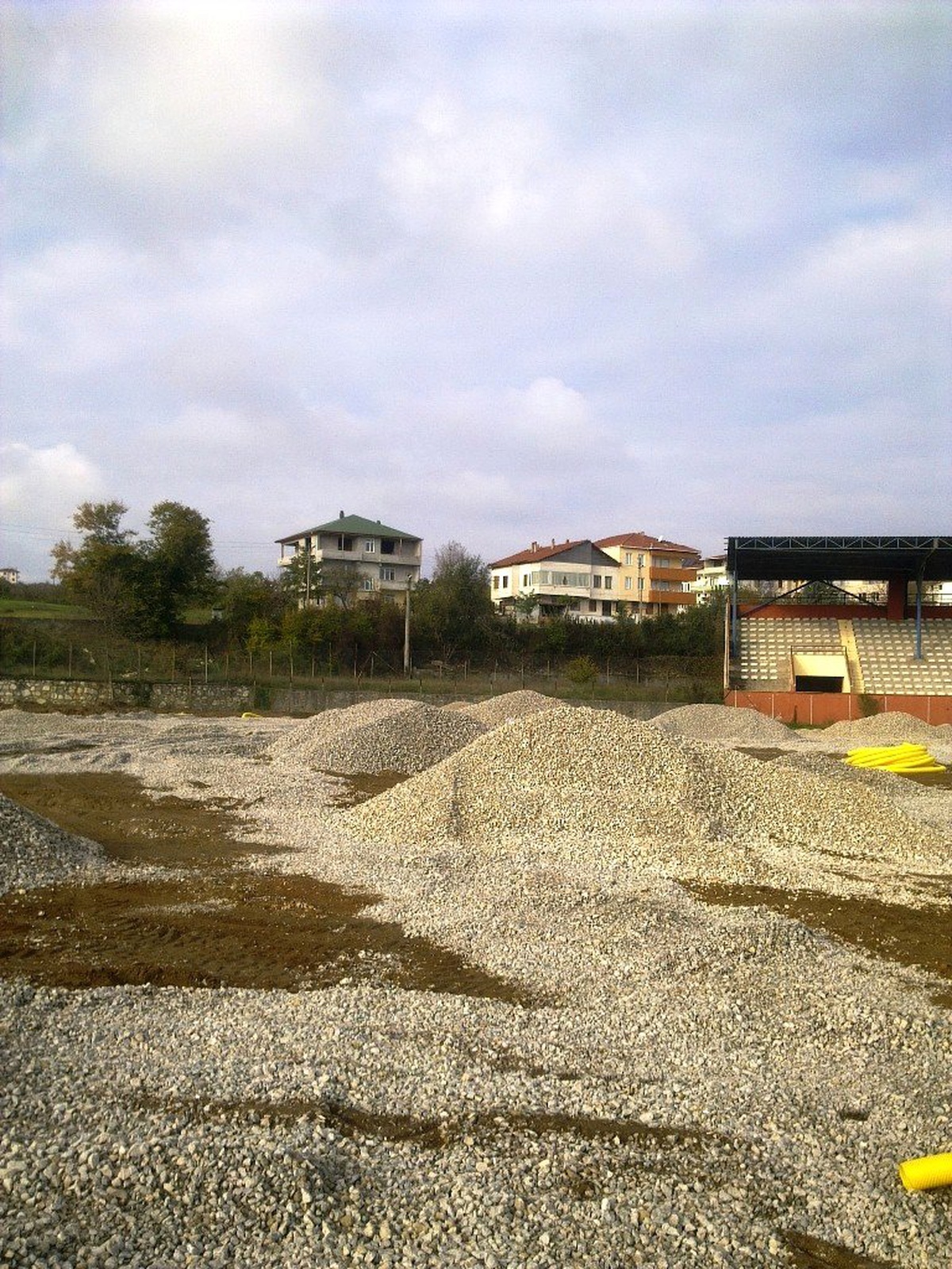 Akçakoca Stadyumu\'nda Drenaj Çalışması Sürüyor