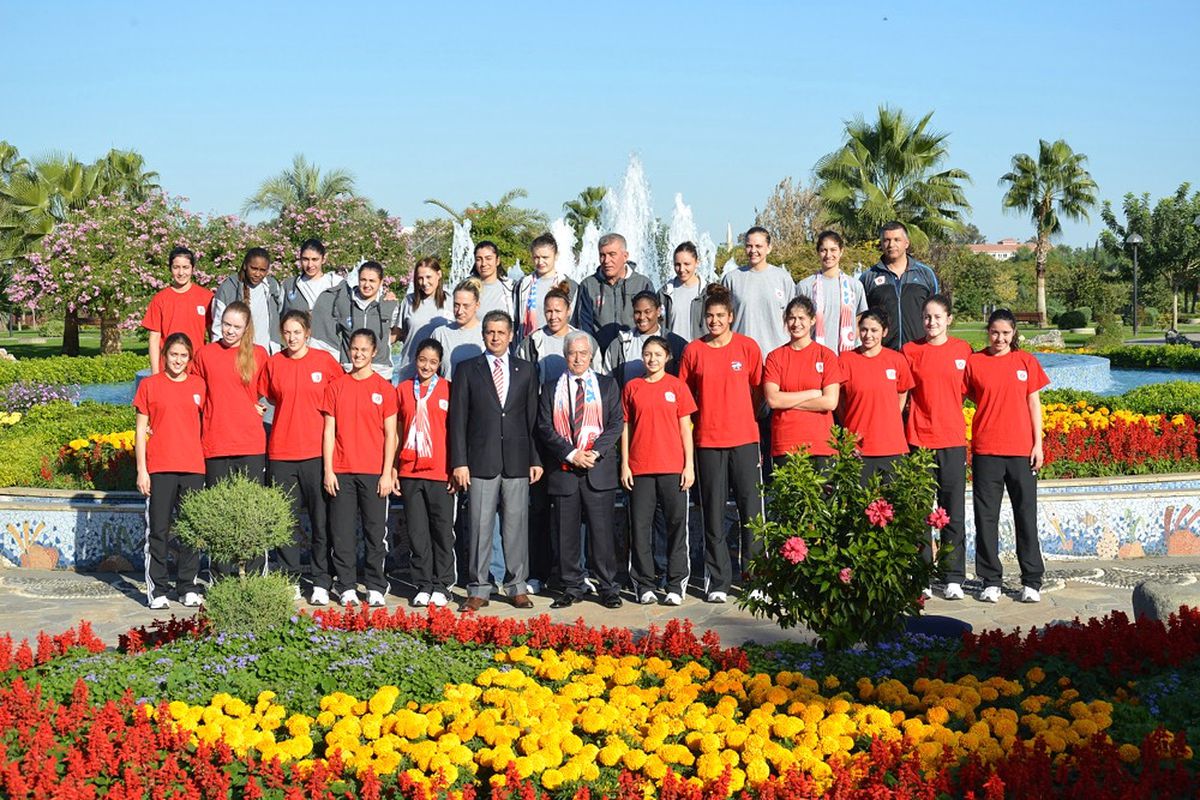 Aldırmaz Adana Botaşlı Kızlarla