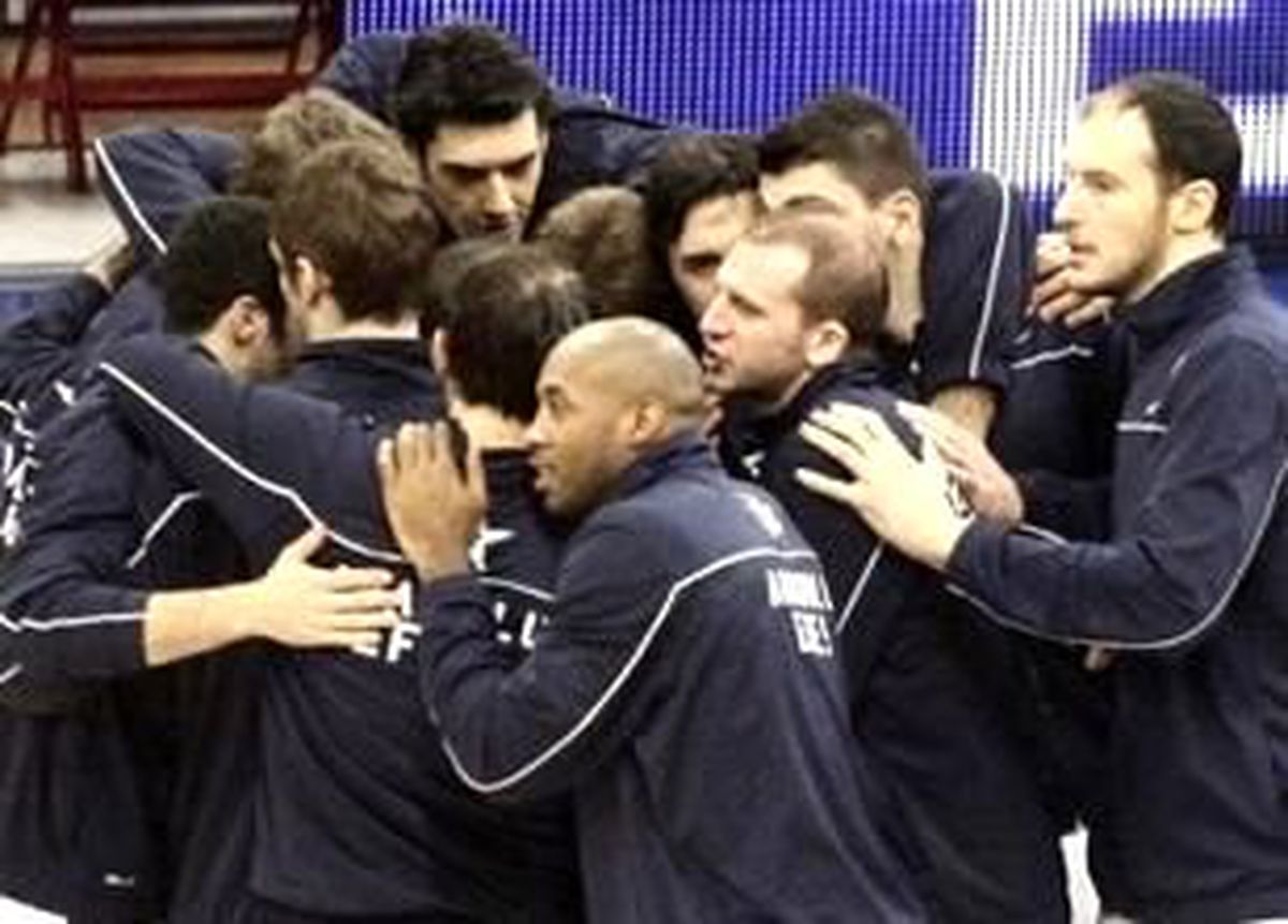 Anadolu Efes - C. Zagreb