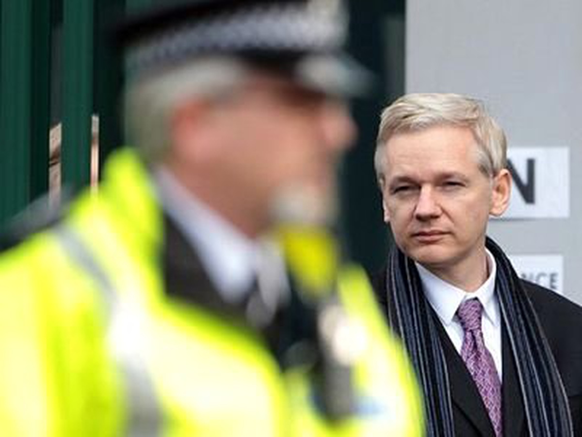 Assange\'da Kronik Akciğer Enfeksiyonu Gelişti