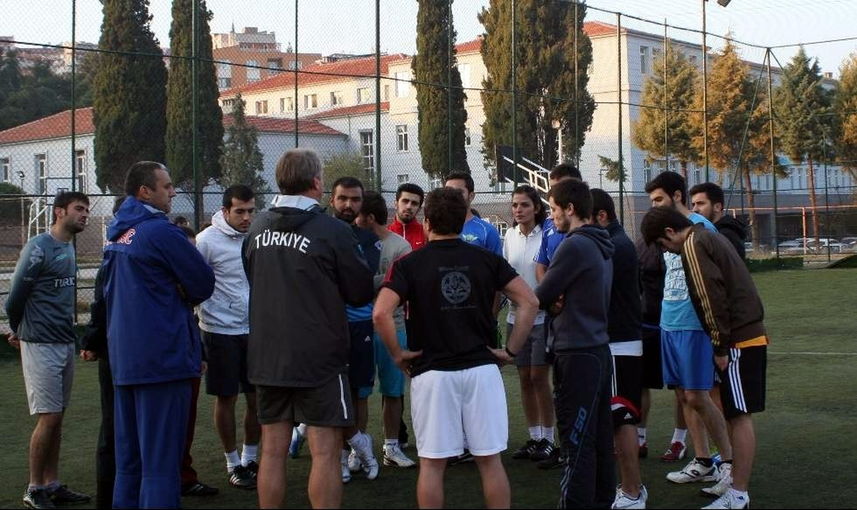 Balıkesir Üniversitesinde Futbol Atılımı