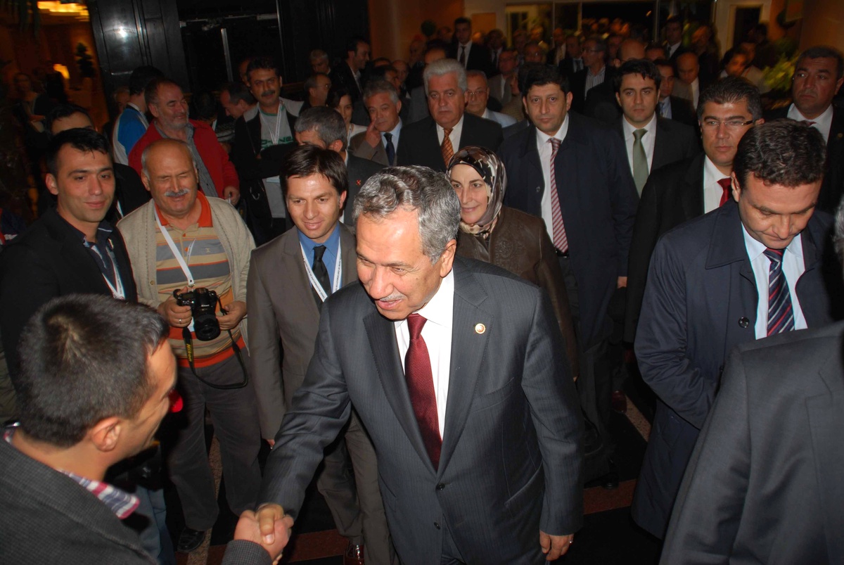 Arınç: Yerel Medya Çok Önemli