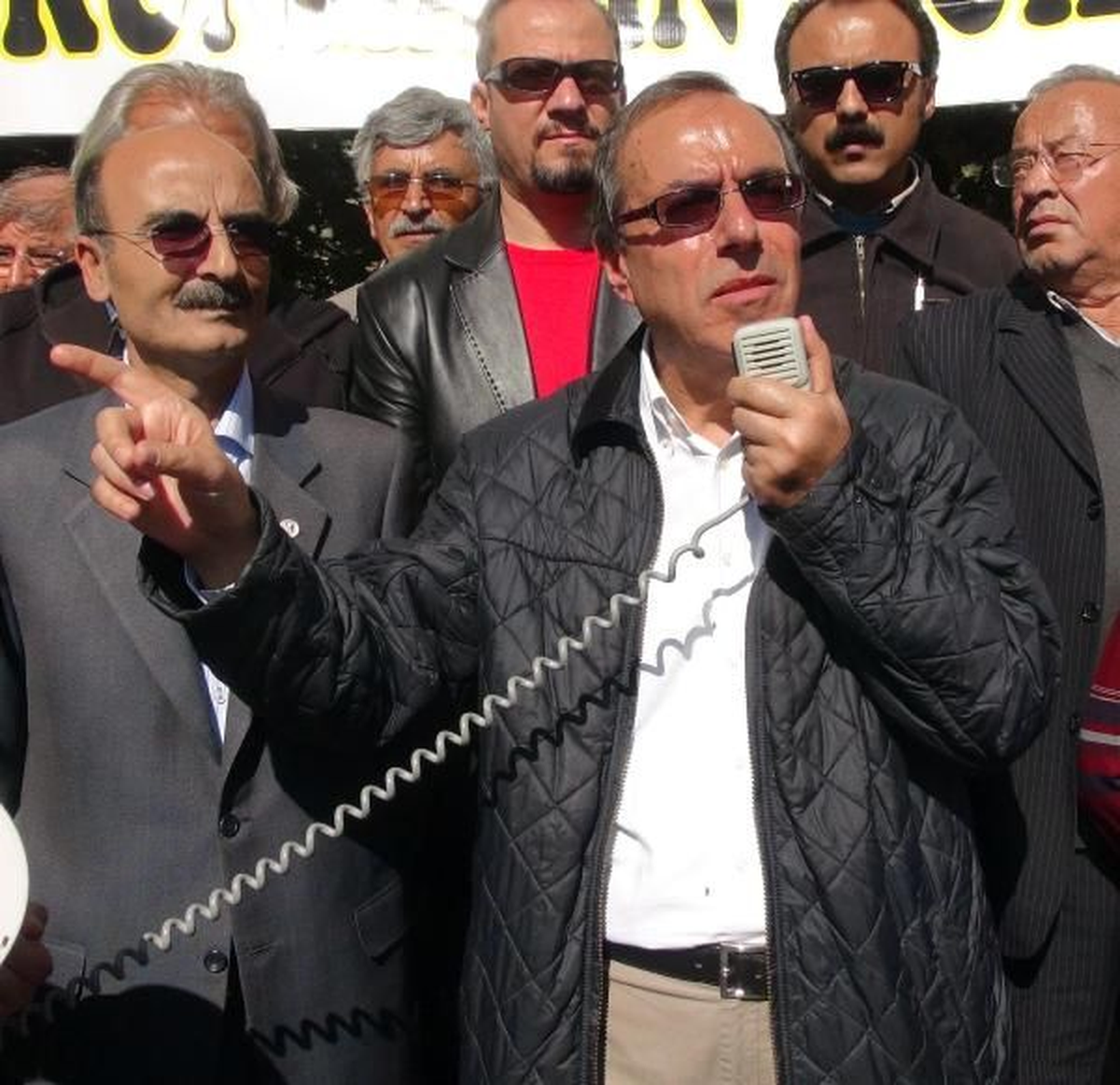 CHP\'li Kart\'tan Ömeroğlu\'na \'Yaş\' İtirazı