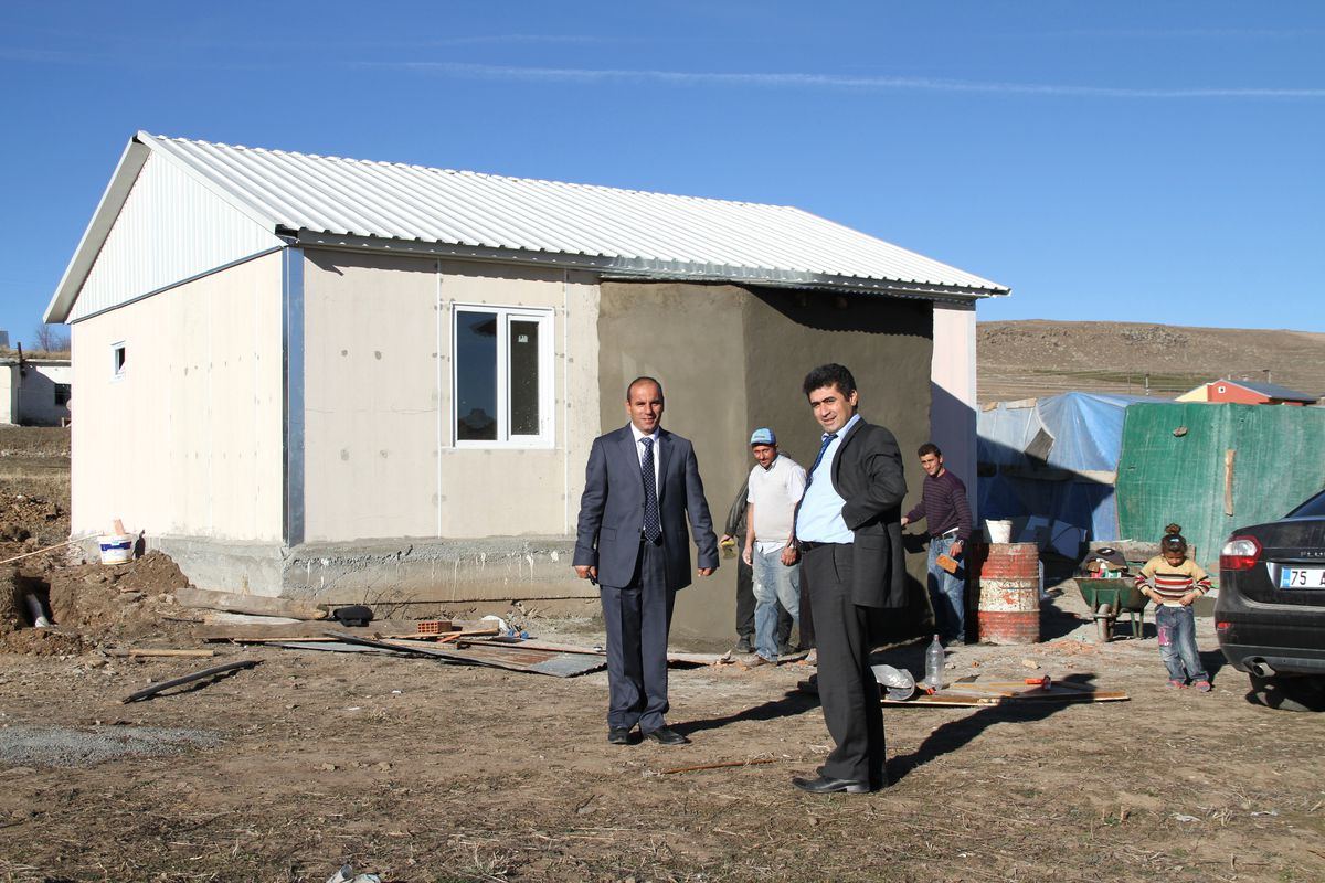 Damal\'da 27 Ailenin Evi Yenilendi