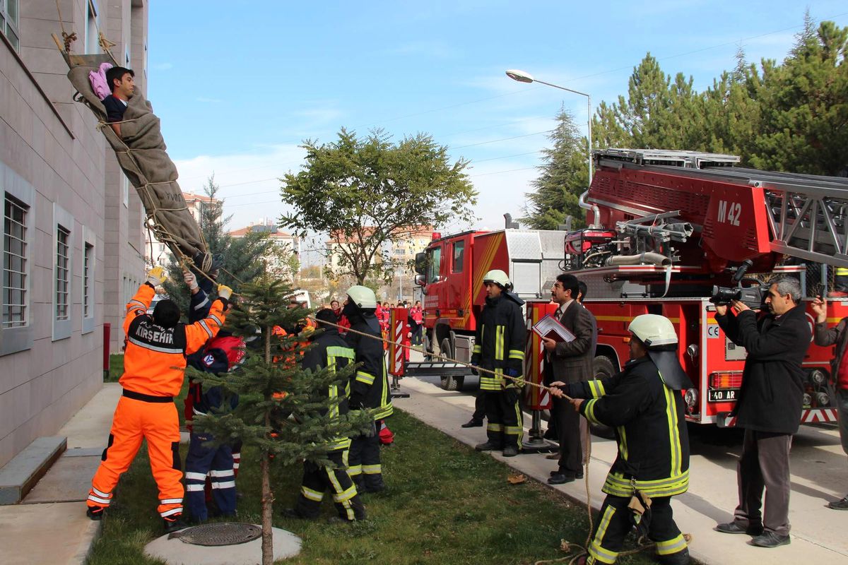 Deprem Tatbikatı Gerçeği Aratmadı