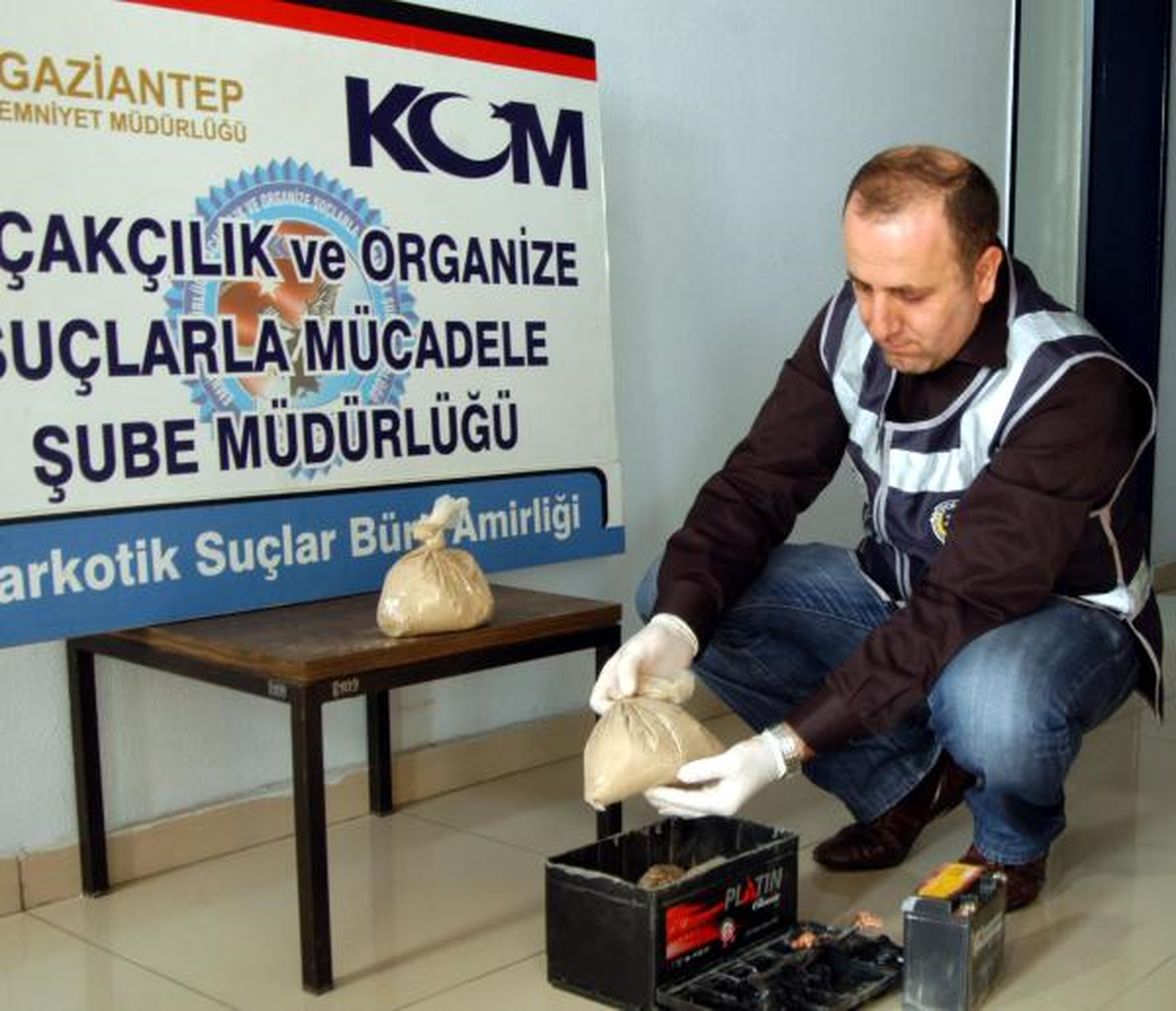 \'Evliyiz\' Dedi, Kayınvalidenin Adını Bilemedi, Aranan Otomobilinde Uyuşturucu Bulundu