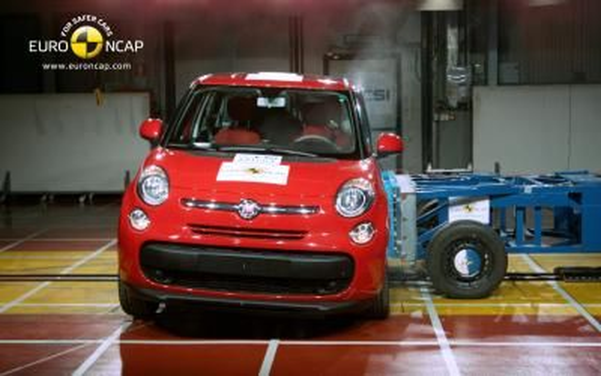 Fiat 500l Euro Ncap\'ten 5 Yıldız Aldı