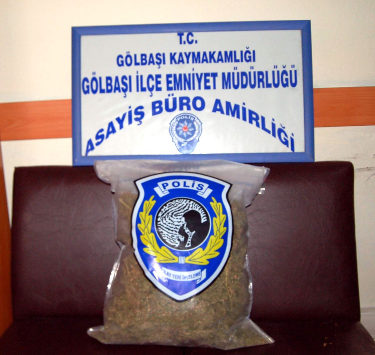 Gölbaşı İlçesinde 2 Kilo Esrar Ele Geçirildi: 2 Gözaltı