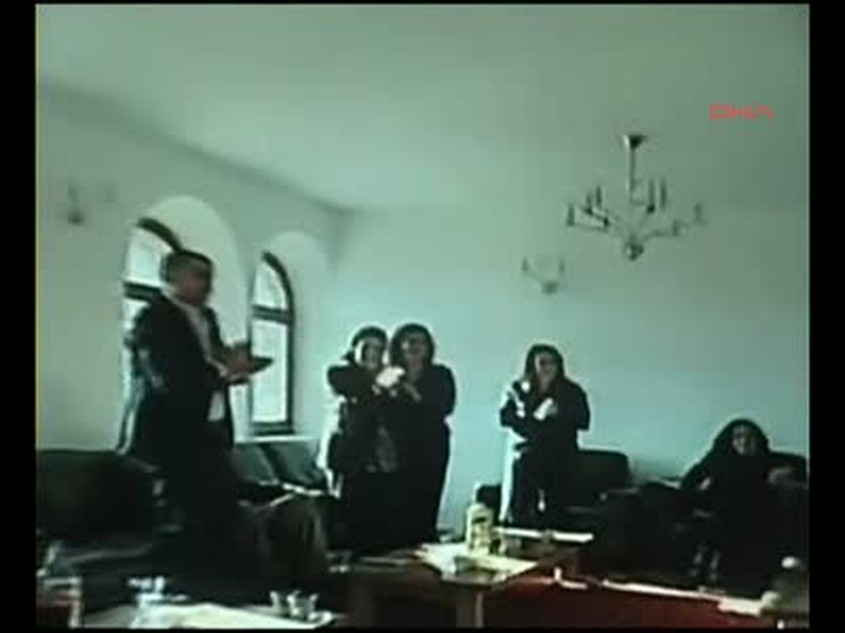 Haradinay\'ın Baba Evinde Sevinç Göz Yaşları