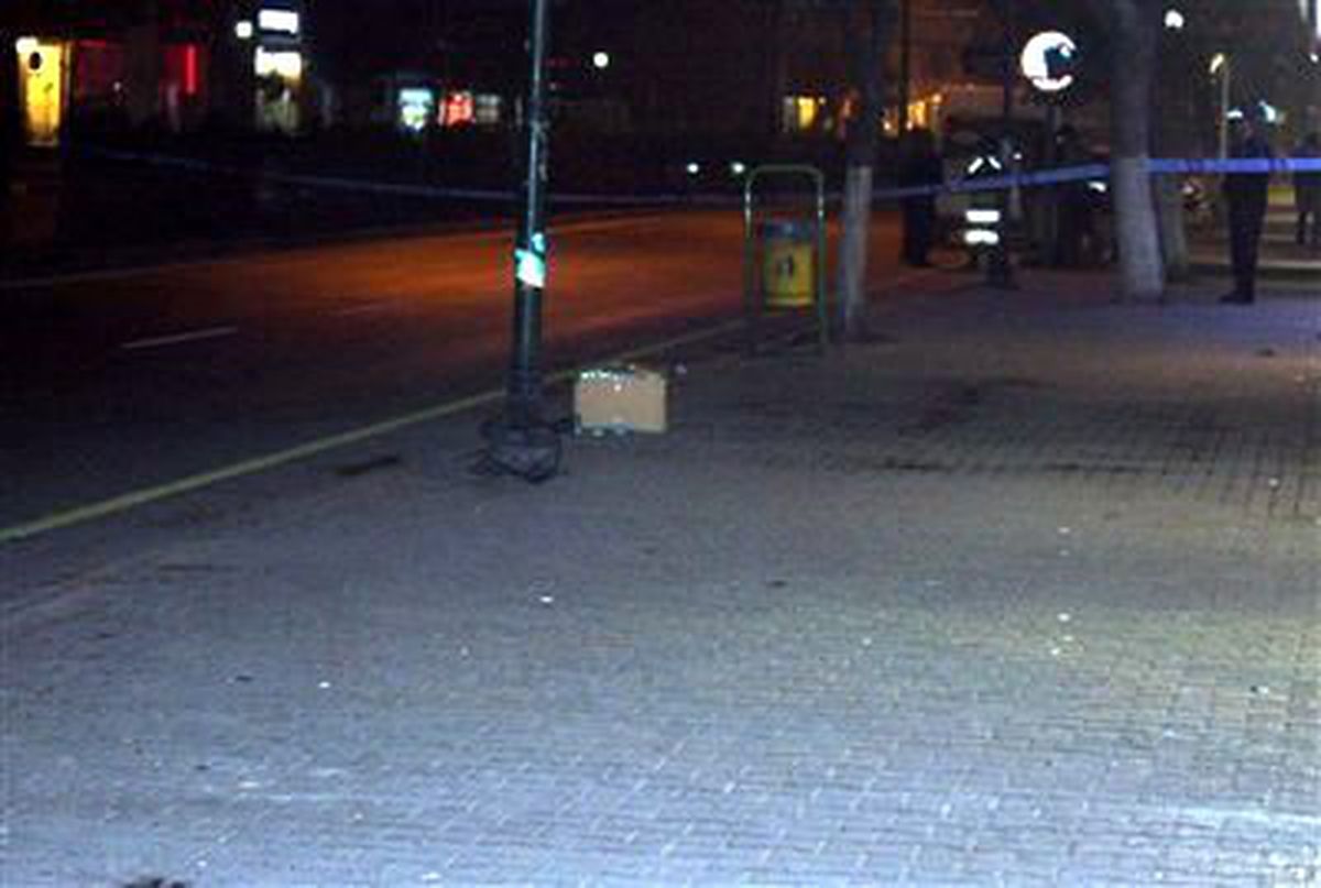 İş Yeri Önüne Bırakılan Boş Kutu Polisi Alarma Geçirdi