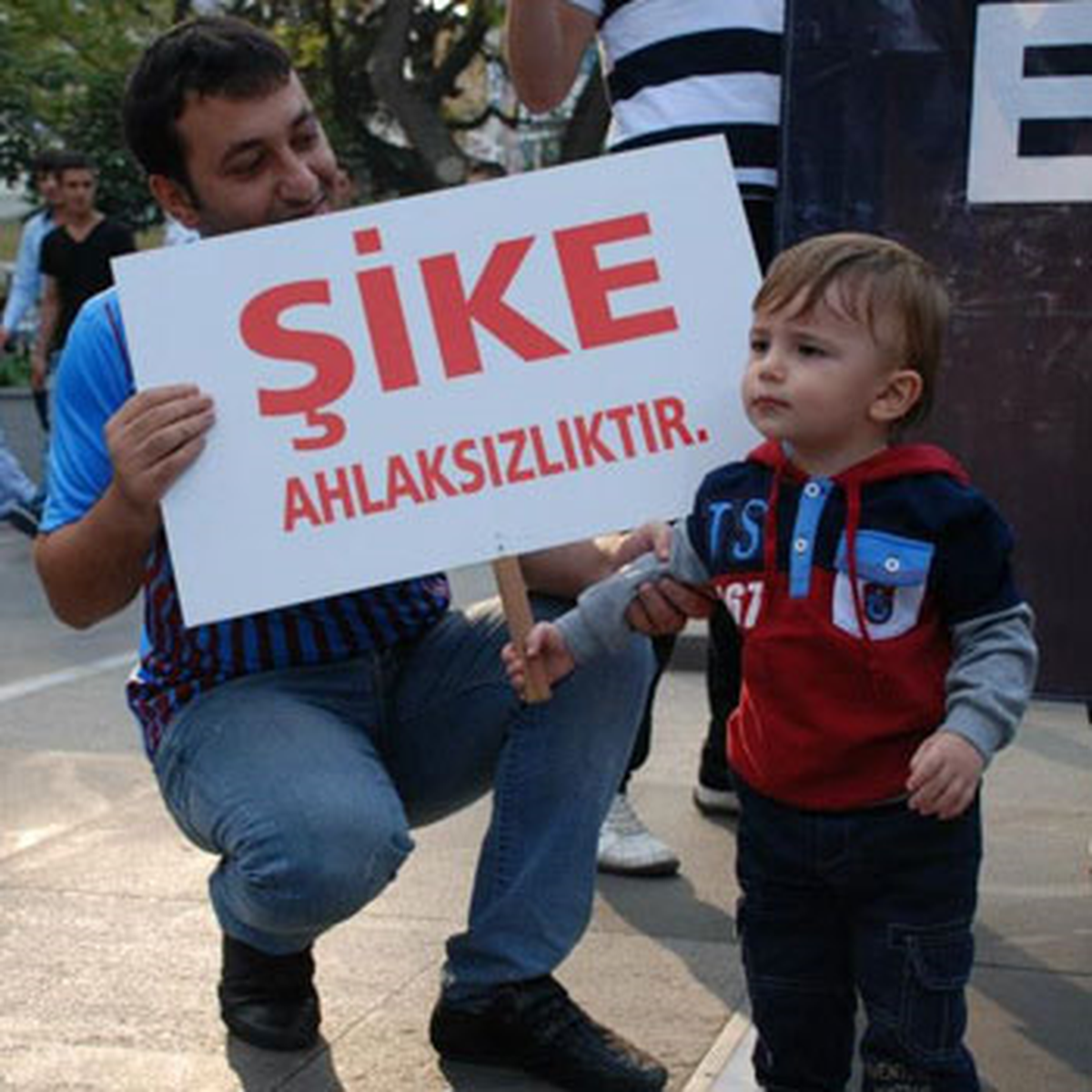 İzmir\'de Temiz Futbol Eylemi