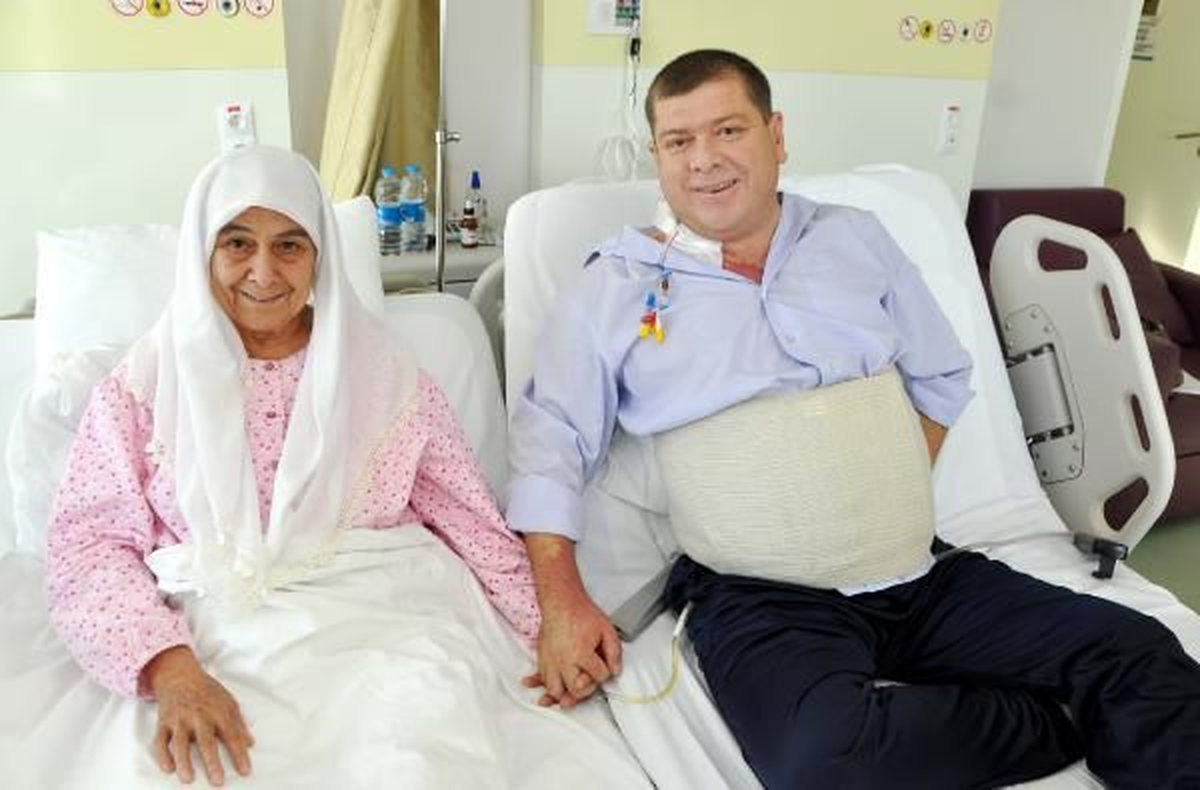 Kanseri Yendi, Oğluna Yeni Bir Hayat Hediye Etti