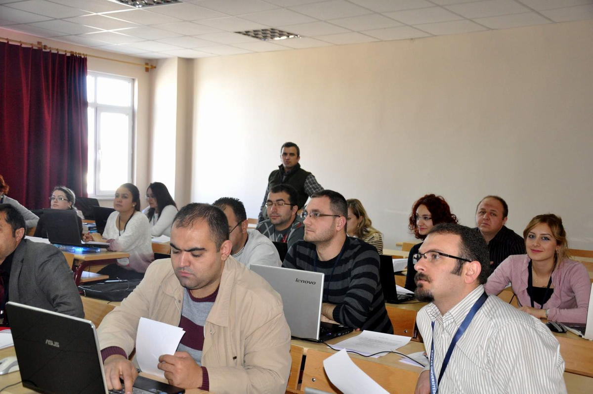 Kaü\'de İstatistik Programı Eğitimi