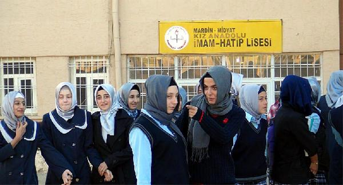 İmam Hatipli Kızların Pansiyon İsyanı