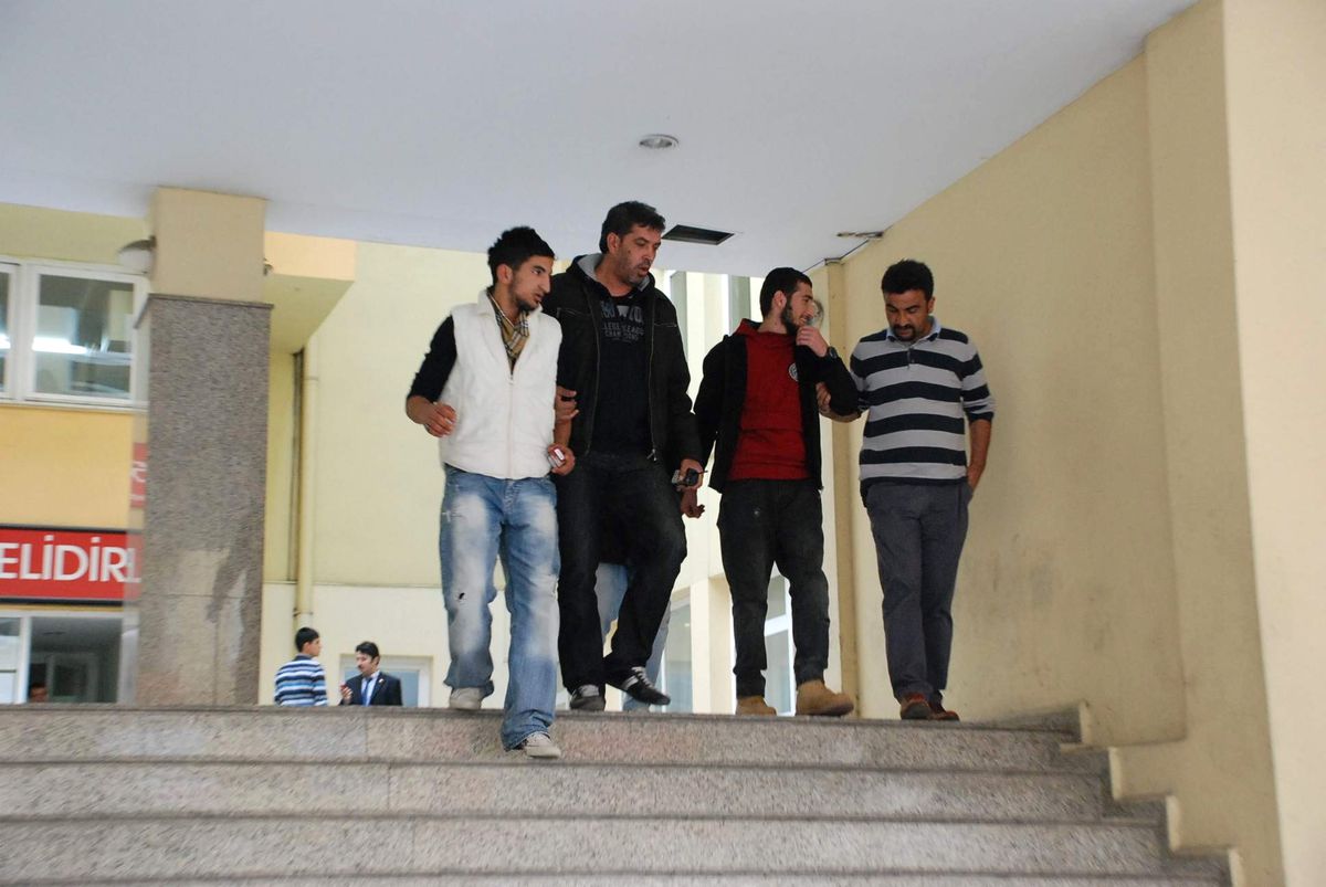 Kocaeli\'nde 4 İş Yeri Soyan Hırsızlar Suçüstü Yakalandı