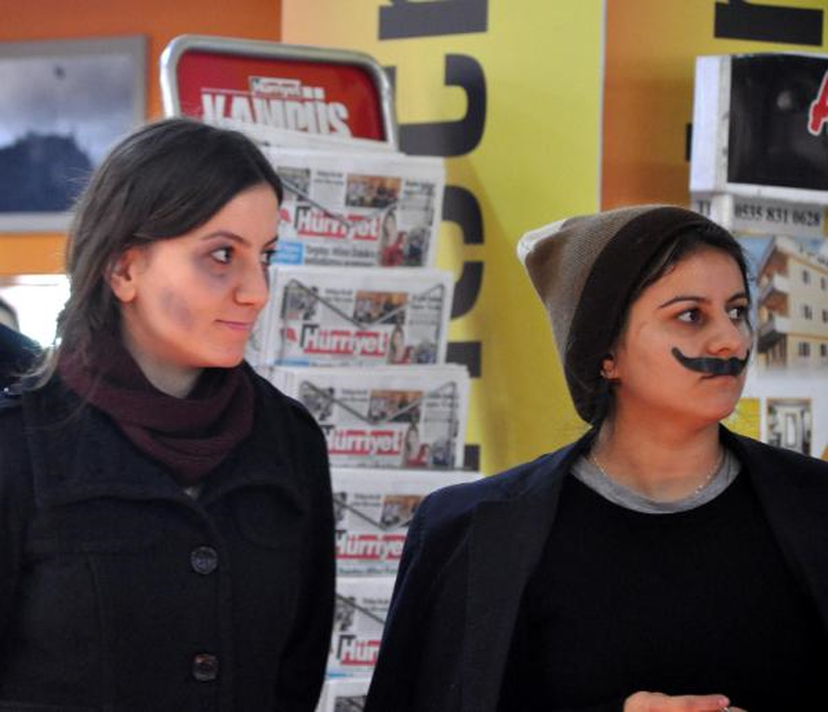 Ktü\'lü Öğrencilerden Kadına Şiddete Tepki Yürüyüşü