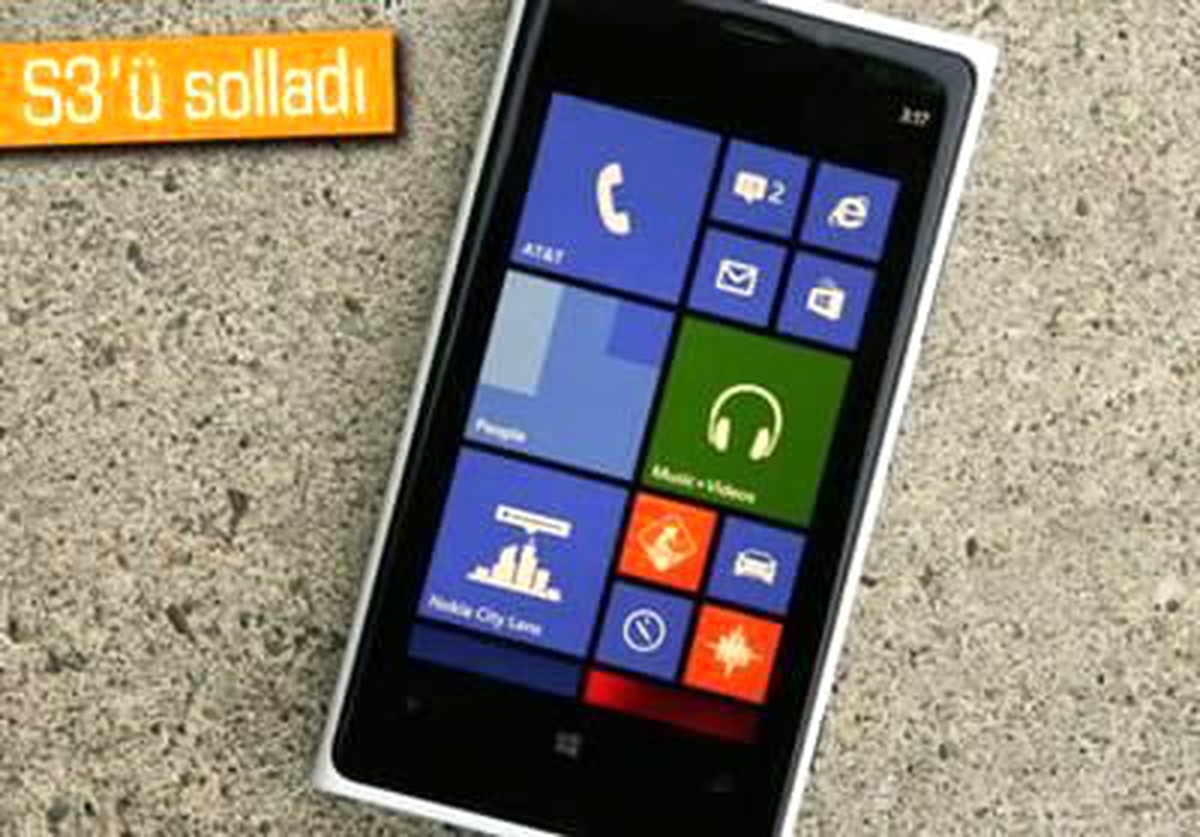 Lumia 920\'ye Galaxy S3\'ten İki Kat Fazla Talep Geldi