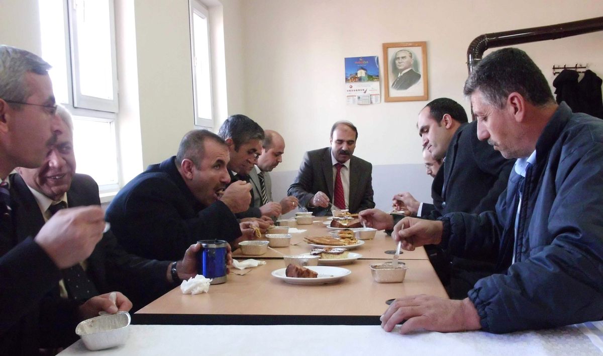 Orduzu\'da Aşure İkramı