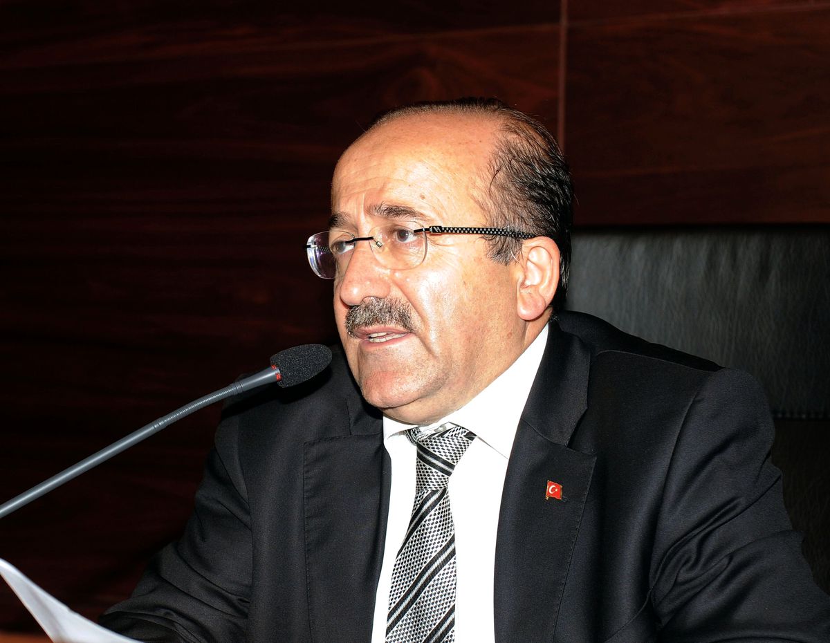 'Muhaliflerin Amacı Üzüm Yemek Değil Bağcıyı Dövmek'