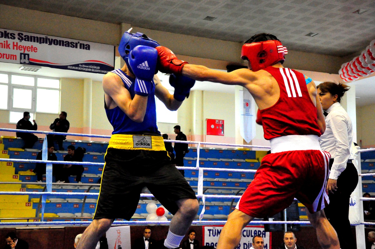 Boks Şampiyonasında Çeyrek Final Müsabakaları Yapıldı