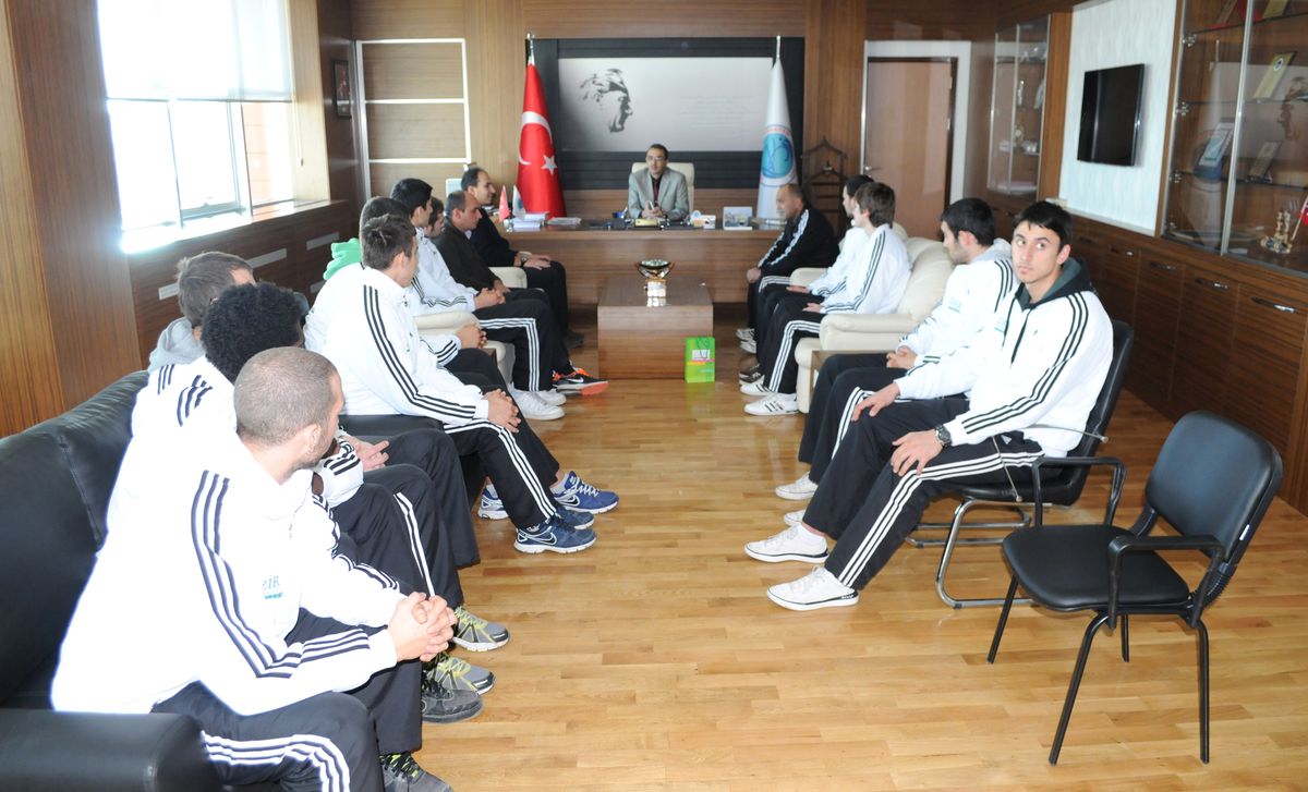 Üniversitelerin Dostluk Maçı