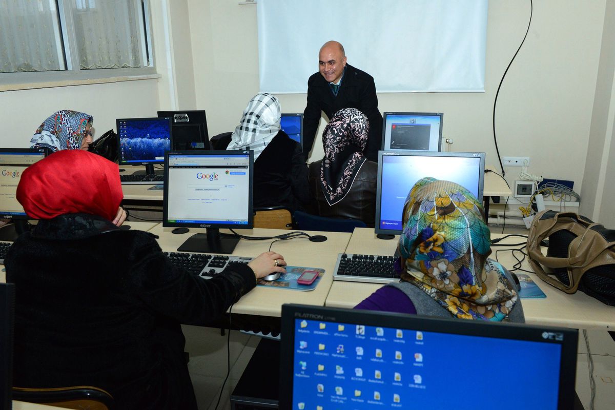 Yakutiye Belediyesi, Ev Hanımlarını Teknolojiyle Tanıştırıyor
