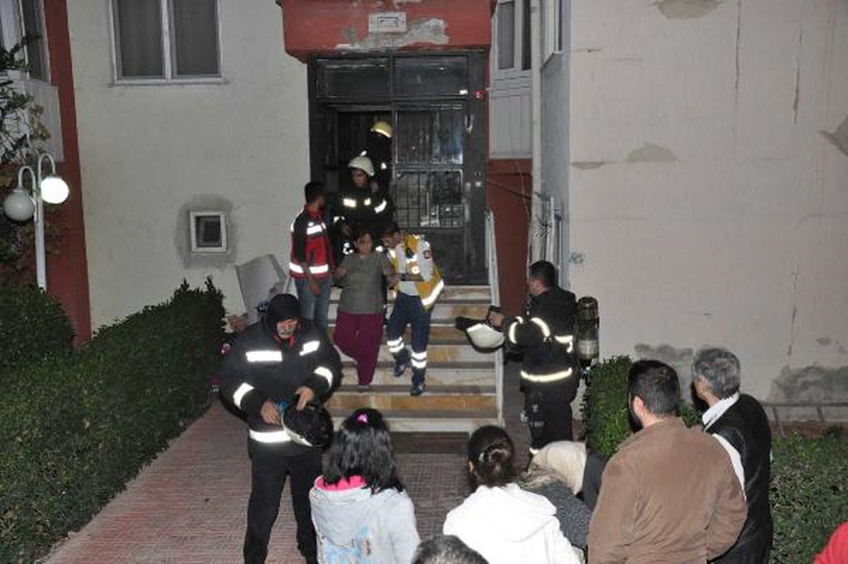 5 Katlı Apartmanda Yangın Paniği