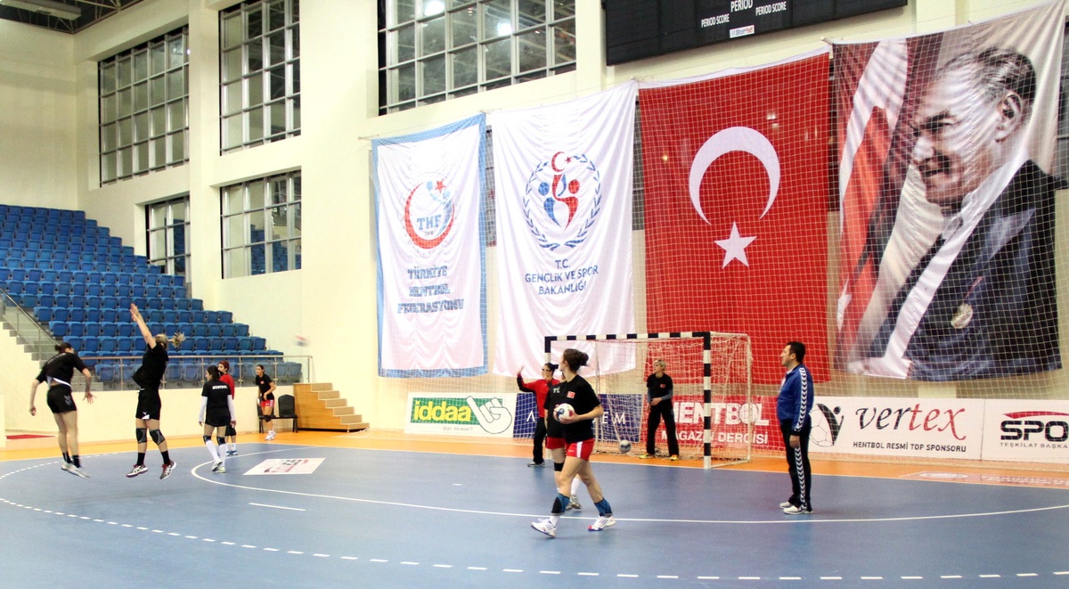A Milli Hentbol Takımı Portekiz\'i Gözüne Kestirdi