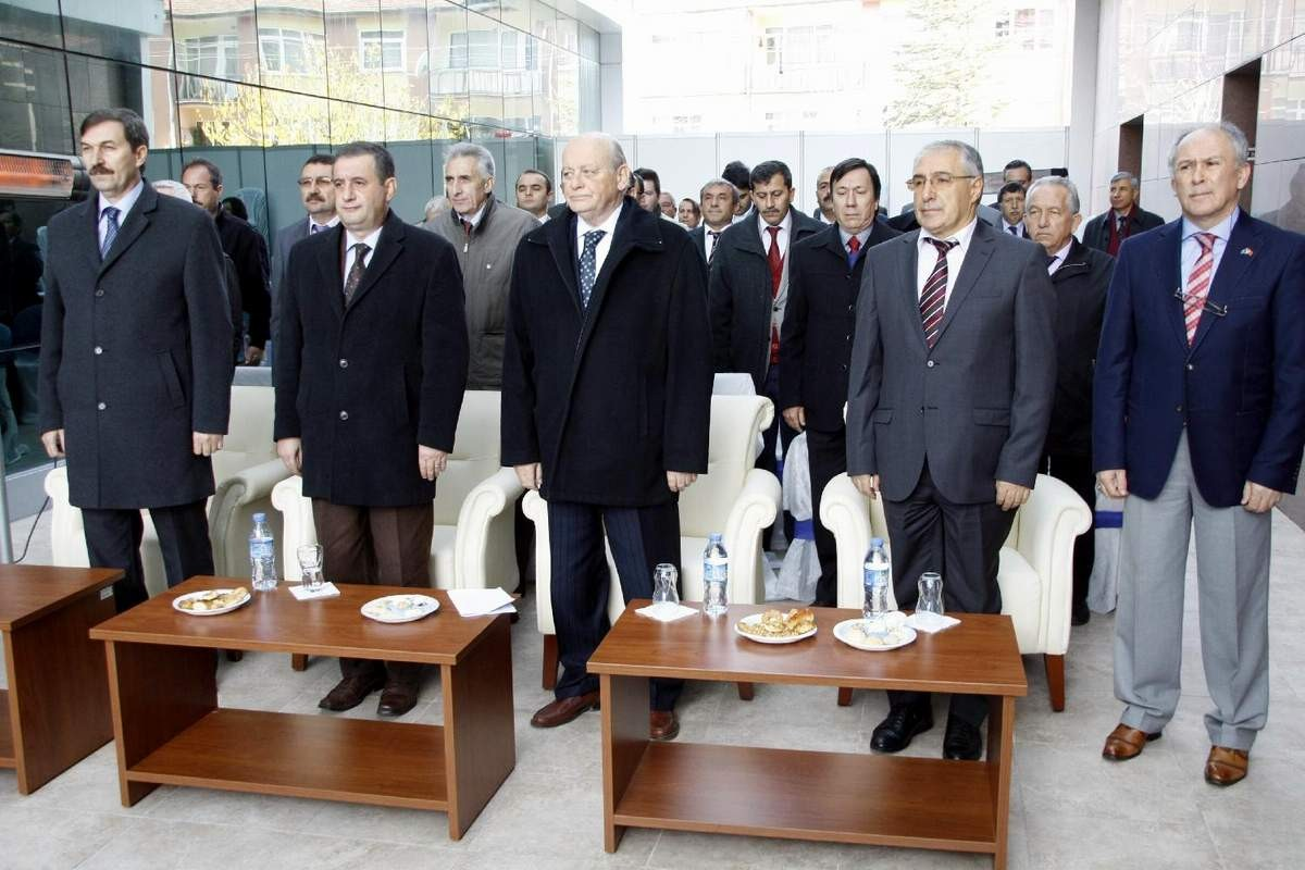 Aü\'nde İstihdam Günleri Başladı