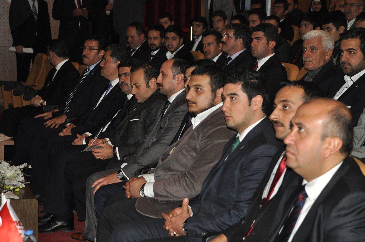 Bakan Bağış Gençlere Konferans Verdi