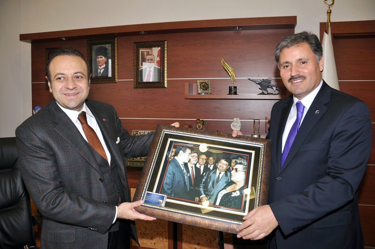 Bakan Bağış, Malatya Belediyesi\'ni Ziyaret Etti
