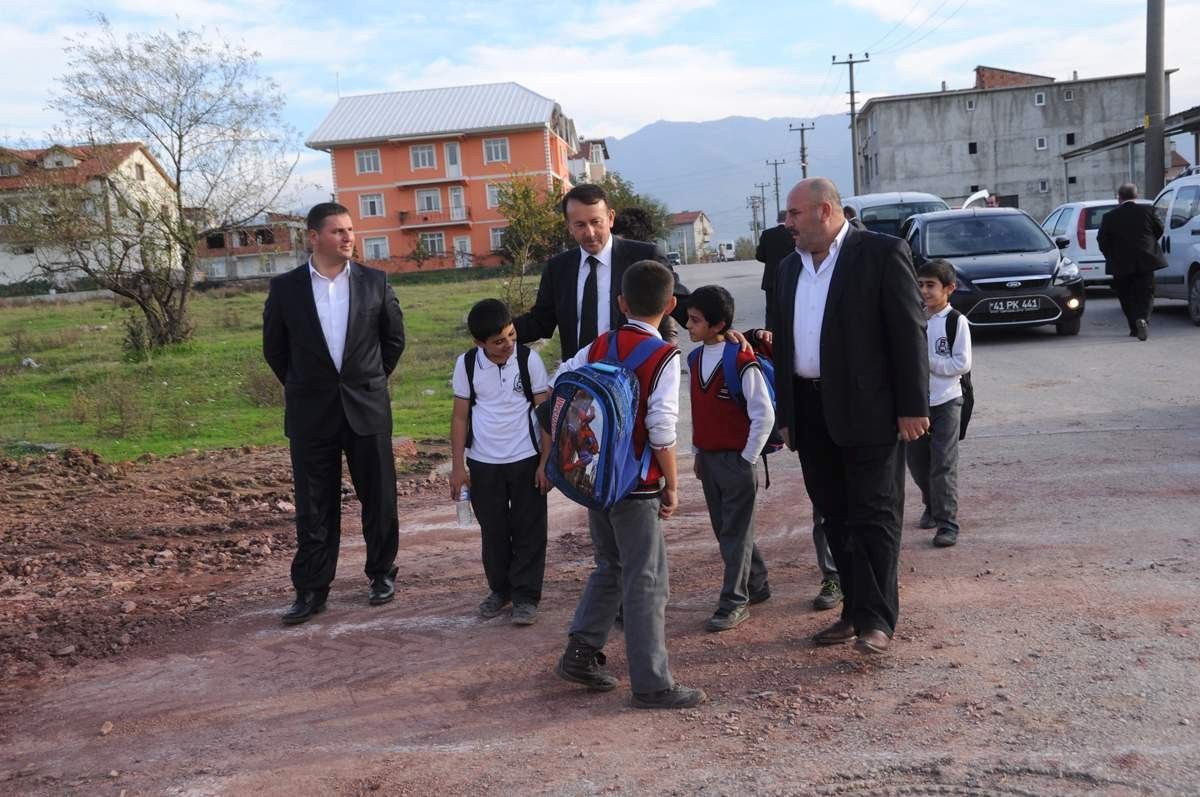 Başkan Karabalık Kaldırım Çalışmalarını İnceledi