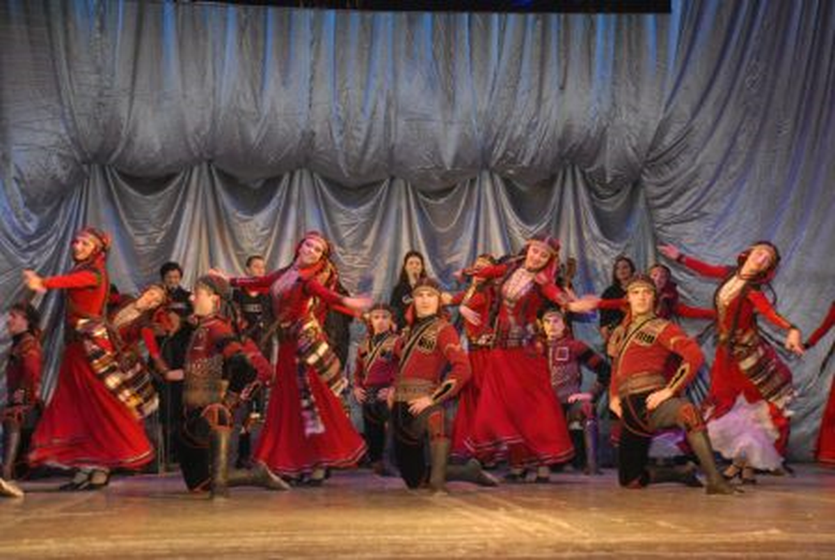 Batum\'da 2. Kardeş Şehirler Gençlik Haftası Coşkusu
