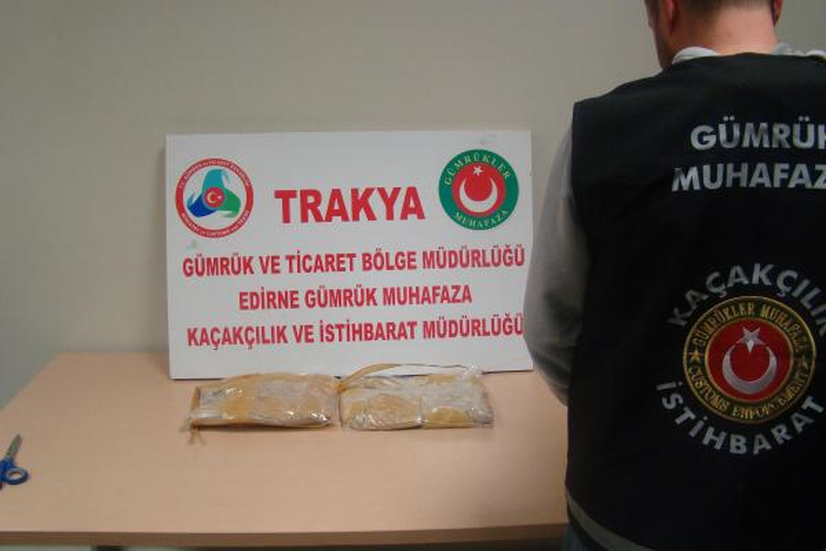Bulgar Yolcunun Belinden Eroin Çıktı