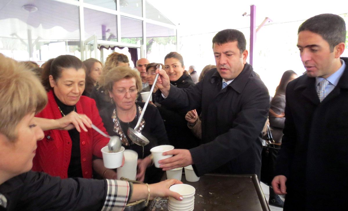 CHP\'den Aşure İkramı
