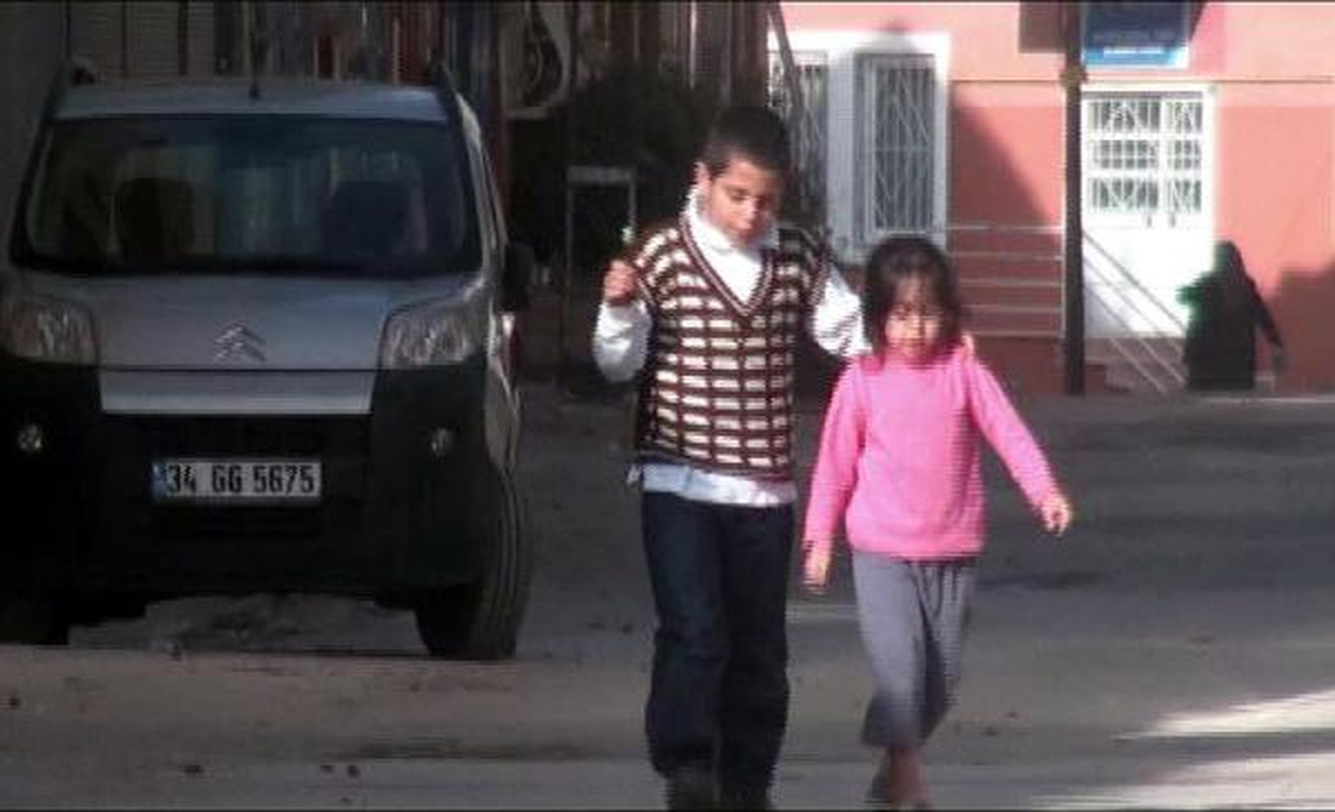 Çocuklara Şeker, Babaya Gözaltı