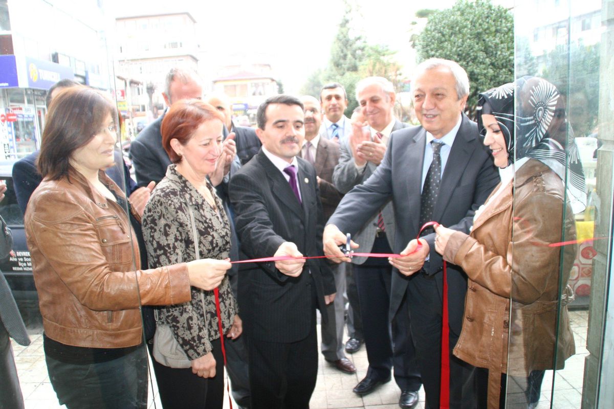 Devrek Fatih İlkokulun\'dan Kermes
