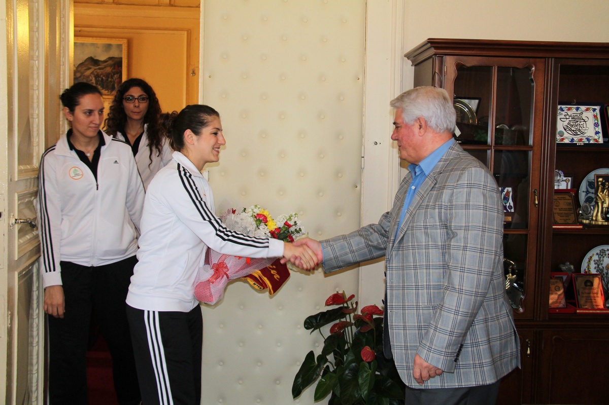 Edirnespor Kadın Basketbol Takımı\'ndan Hamdi Sedefçi\'ye Ziyaret
